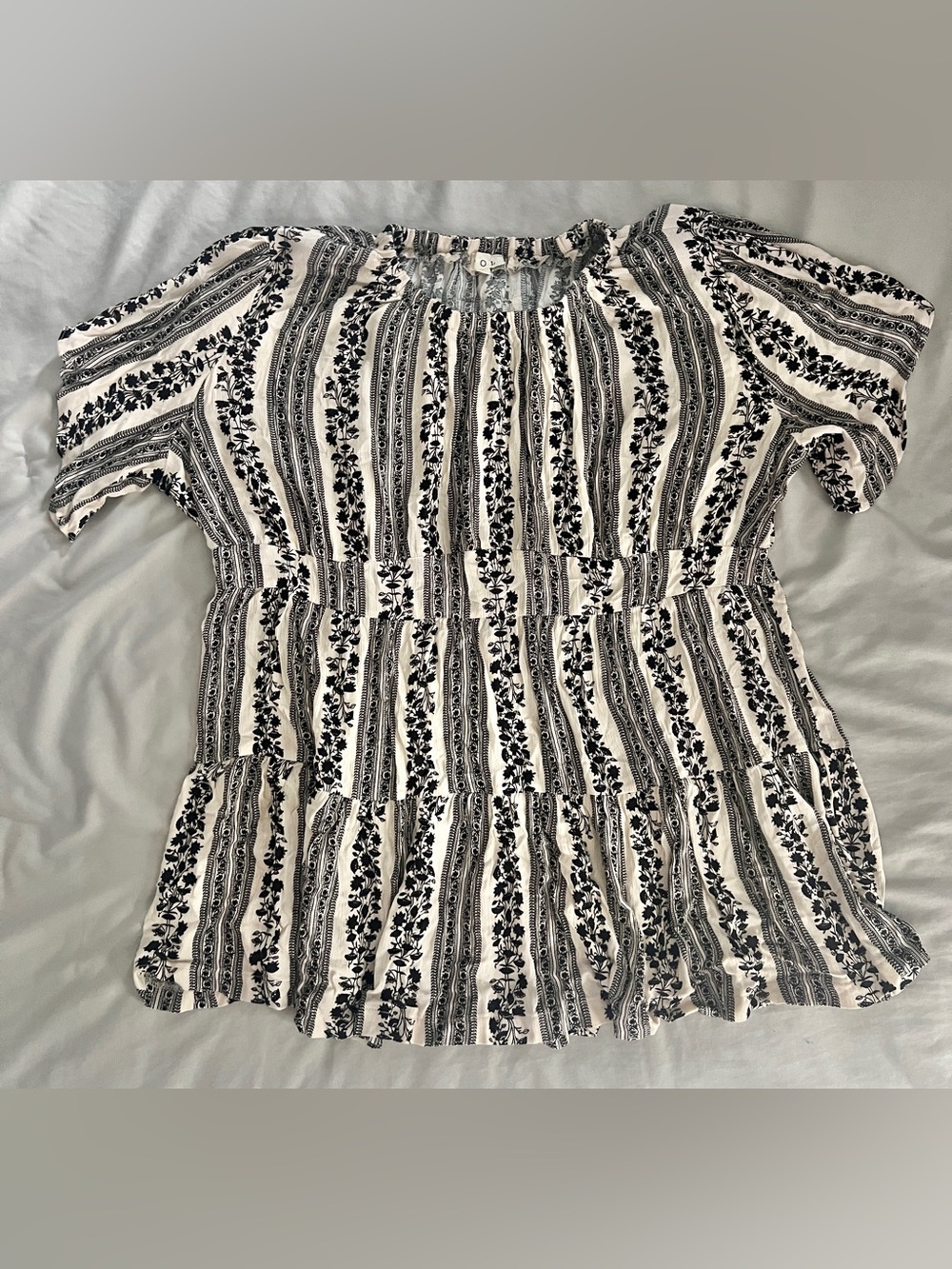 POL Stretch Neck Tunic with Striped Floral pattern LARGE